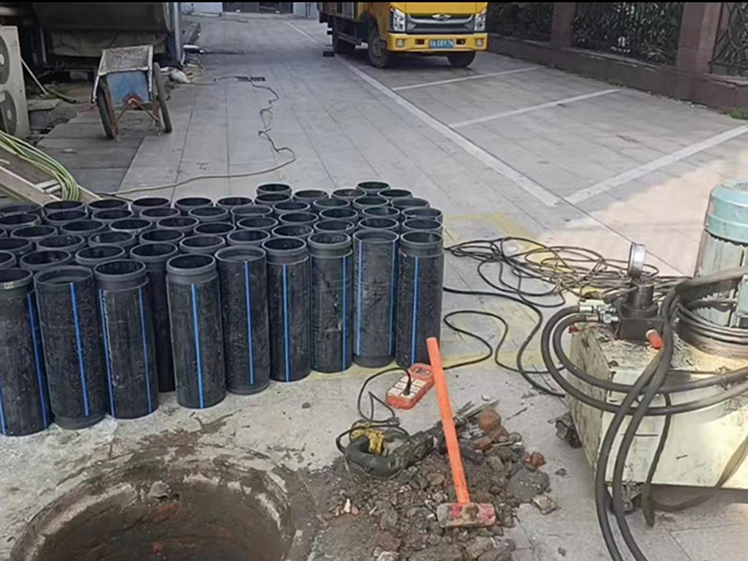 安仁PE置换管厂家 DN315置换管 非开挖管短管置换